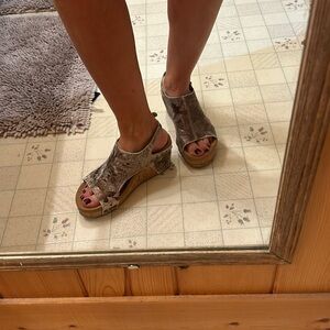 Boutique by Corkys women’s size 9